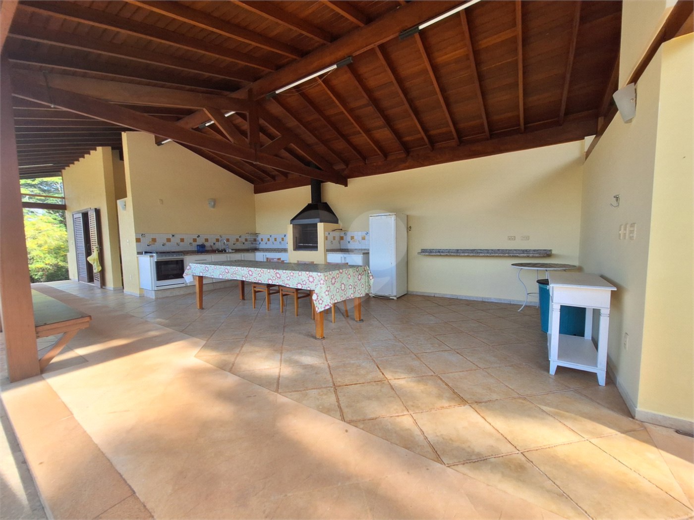 Casa à venda com 3 suítes no condomínio Chácaras do Lago, Vinhedo - SP