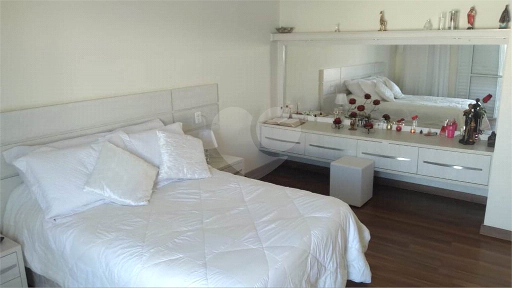 Casa à venda com 3 suítes no condomínio Damha III, São Carlos - SP