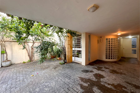 Casa à venda com 3 quartos, sendo 1 suíte,  no condomínio Barão do Triunfo, São Paulo - SP