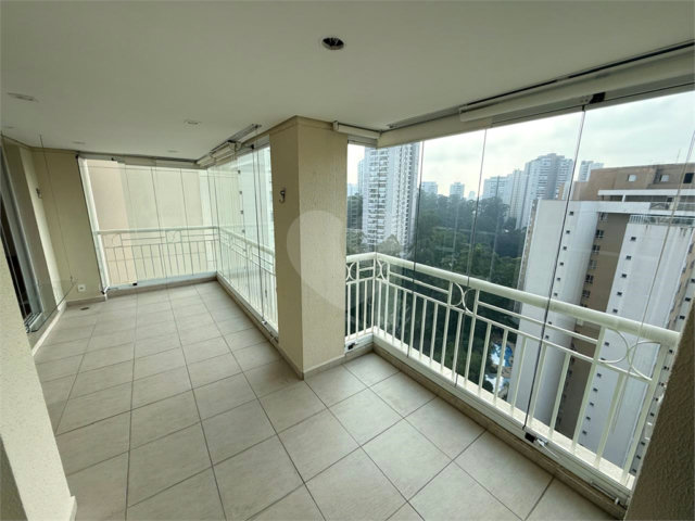 Apartamento à venda com 3 suítes em Vila Andrade, São Paulo, SP