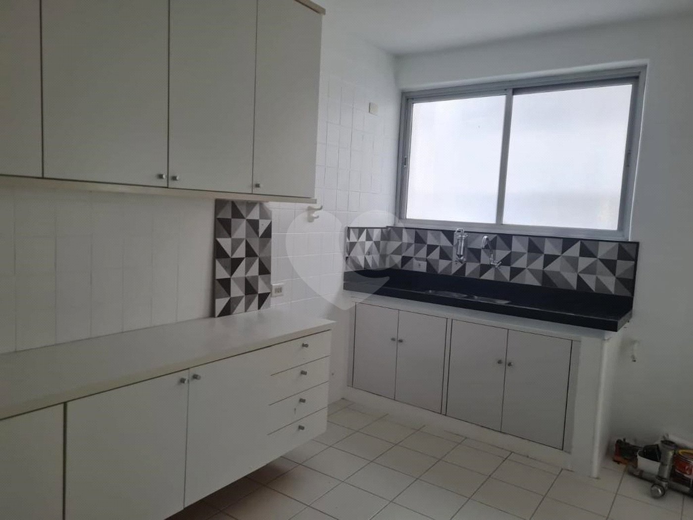 Apartamento à venda com 3 quartos, sendo 1 suíte,  em Vila Caraguatá, São Paulo, SP