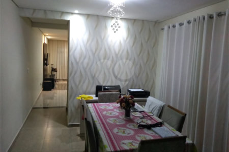 Sobrado à venda com 3 quartos, sendo 1 suíte, em Vila Santa Margarida, Ferraz de Vasconcelos, SP