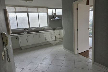 Apartamento à venda com 2 suítes em Cerqueira César, São Paulo, SP