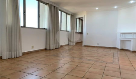 Apartamento à venda com 3 quartos, sendo 1 suíte,  em Alto da Boa Vista, São Paulo, SP