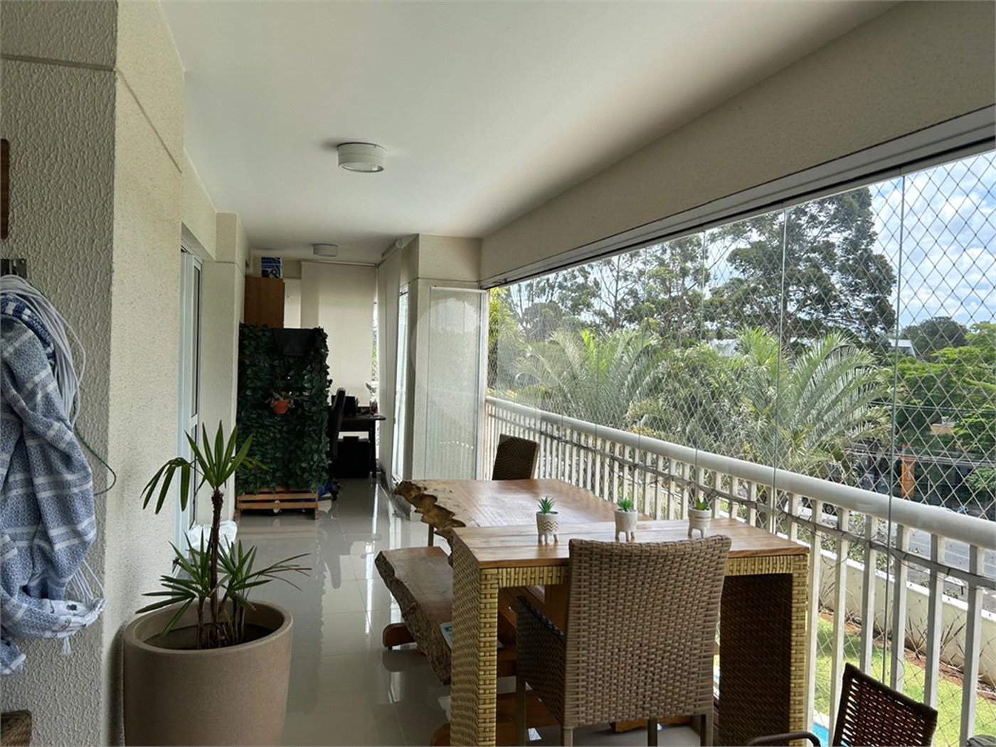 Apartamento à venda com 3 suítes em Jardim Marajoara, São Paulo, SP