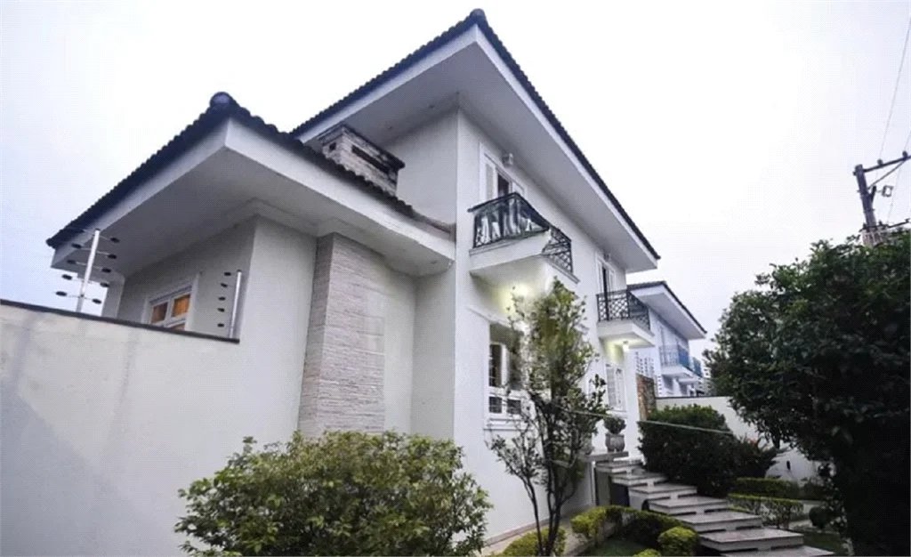 Casa à venda com 5 suítes em Jardim Londrina, São Paulo, SP