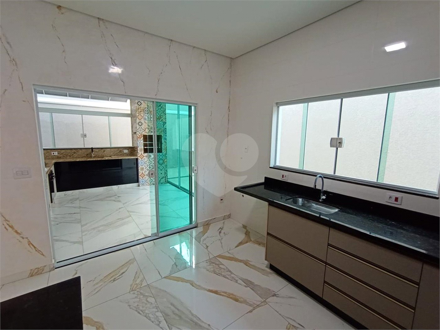 Casa à venda com 3 quartos, sendo 1 suíte,  em Vila Nova Aparecida, Mogi das Cruzes, SP