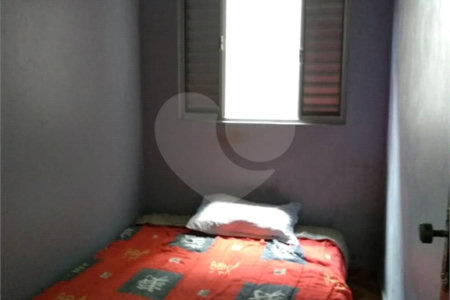 Casa Térrea à venda com 4 quartos, sendo 1 suíte,  em Vila Nivi, São Paulo, SP
