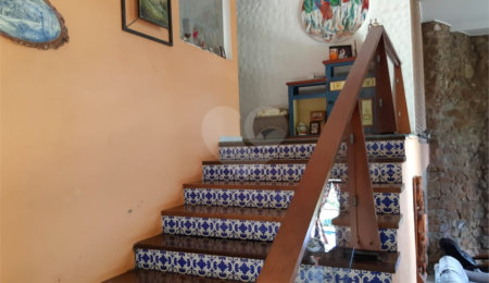 Casa à venda com 4 quartos, sendo 1 suíte,  no condomínio Clube da Montanha, Atibaia - SP
