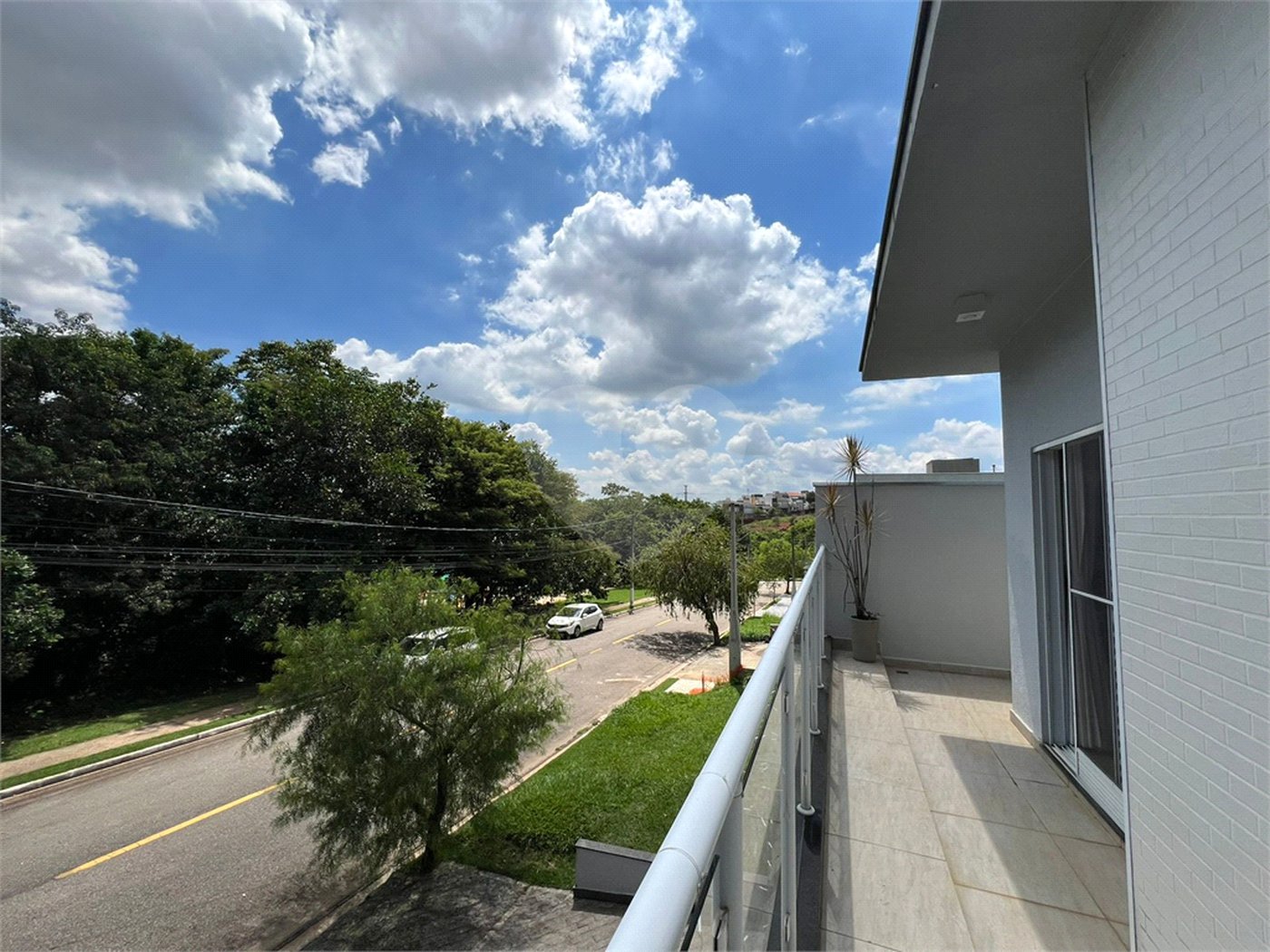 Casa à venda com 3 quartos, sendo 1 suíte,  no condomínio Golden Park Residence, Sorocaba - SP