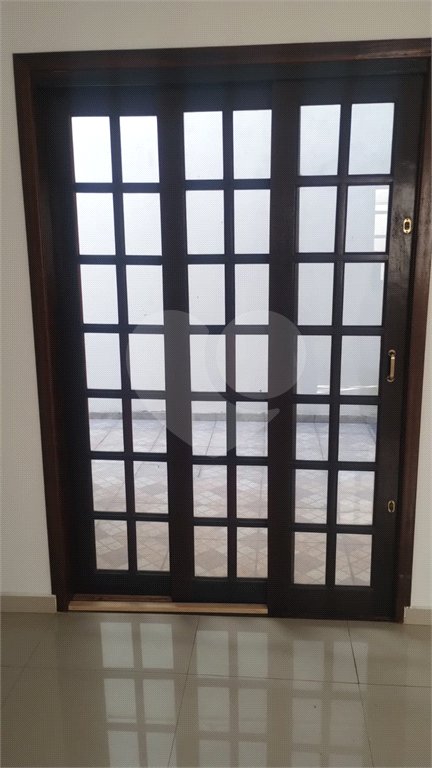 Sobrado à venda com 4 quartos, sendo 2 suítes,  em Vila Oliveira, Mogi das Cruzes, SP
