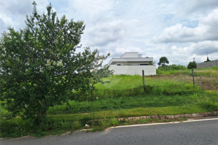 Terreno à venda com 1 suíte em Pinheirinho, Vinhedo, SP