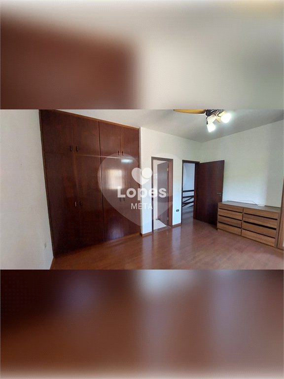 Casa à venda com 3 quartos, sendo 1 suíte, no condomínio Eldourado, São José dos Campos - SP