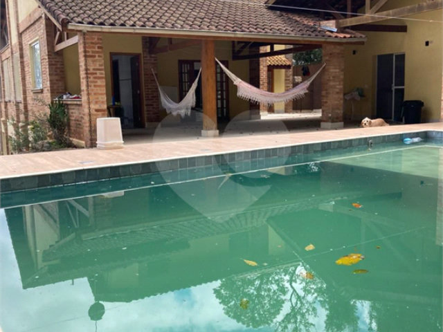 Casa à venda com 3 quartos, sendo 2 suítes,  em Roseira, Mairiporã, SP