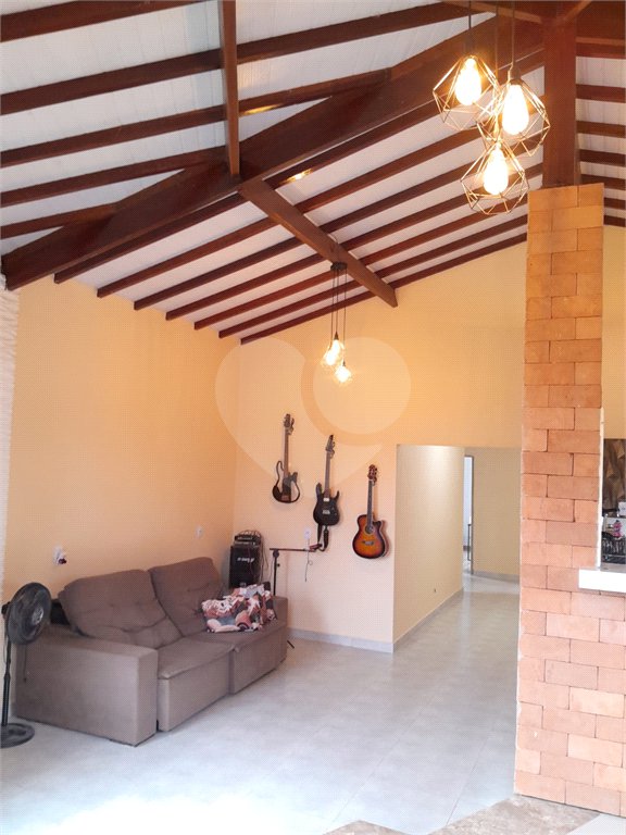 Chácara à venda com 2 quartos, sendo 1 suíte,  no Centro, Gramadinho, SP