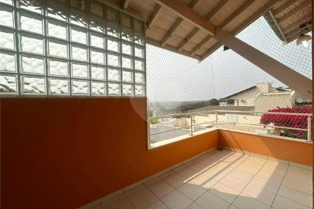 Casa à venda com 3 quartos, sendo 1 suíte, no condomínio Residencial Delle Stelle, Louveira - SP