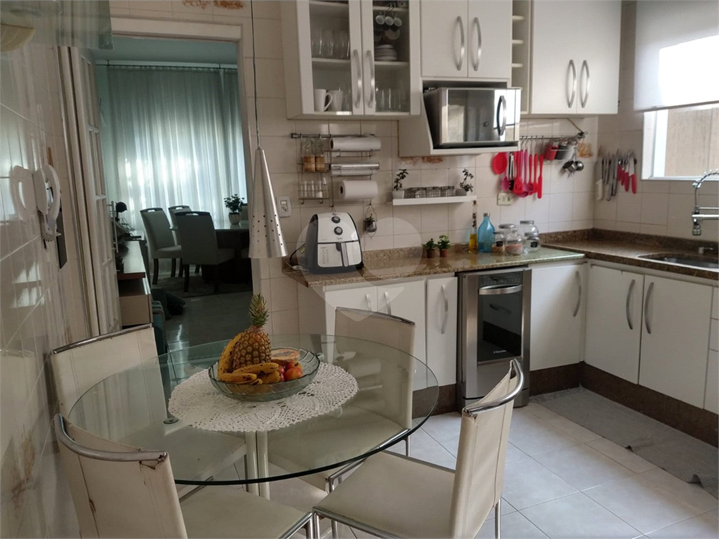 Casa à venda com 3 quartos, sendo 1 suíte, em Jardim Peri, São Paulo, SP