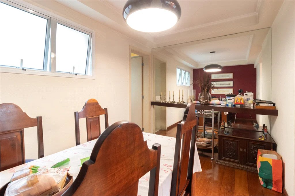 Apartamento à venda com 4 quartos, sendo 2 suítes, em Alto de Pinheiros, São Paulo, SP