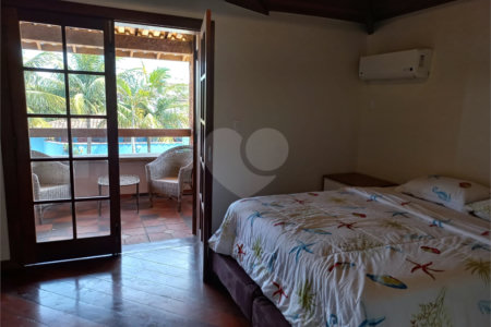 Casa à venda com 4 quartos, sendo 3 suítes,  em Geribá, Armação dos Búzios, RJ
