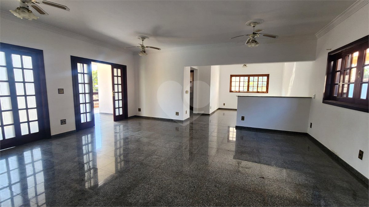 Casa à venda ou para alugar com 3 suítes no condomínio Villagio Capriccio, Louveira - SP