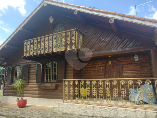 Casa à venda com 4 quartos, sendo 2 suítes,  no condomínio Cinco Lagos, Mairiporã - SP