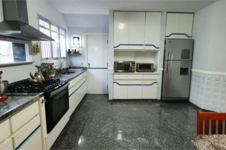 Casa à venda com 5 suítes em Jardim Leonor, São Paulo, SP