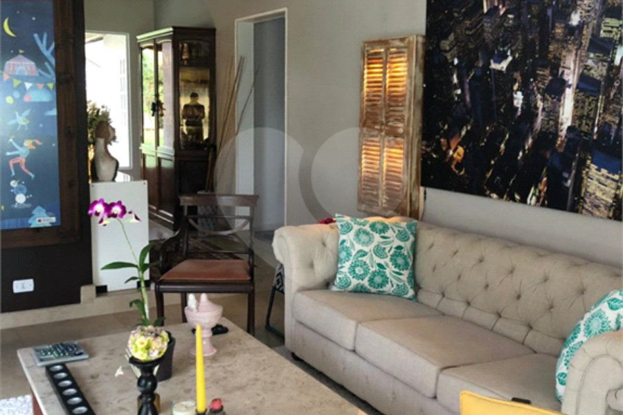 Casa Térrea à venda com 4 quartos, sendo 1 suíte, em Roseira, Mairiporã, SP