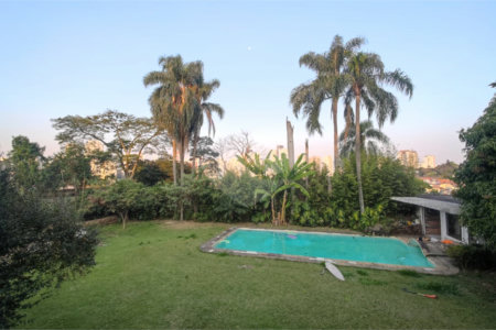 Casa Térrea à venda com 5 quartos, sendo 2 suítes, em Chácara Monte Alegre, São Paulo, SP