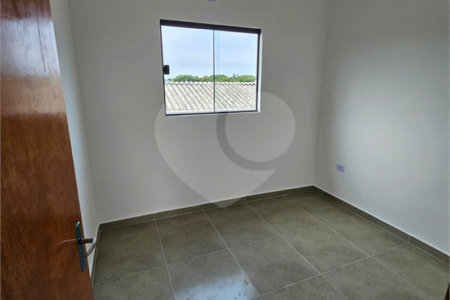 Sobrado à venda com 2 quartos em Maracanã, Praia Grande, SP