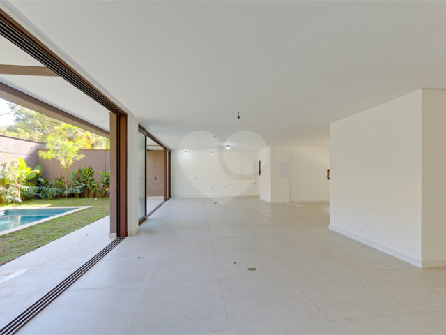Casa à venda com 4 suítes no condomínio Casa Flora Badra, São Paulo - SP