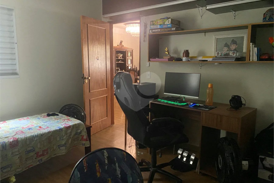 Casa à venda com 5 quartos no bairro Jardim Santa Silvia em Piracicaba/SP.