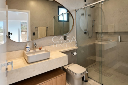 Casa nova no Saint Patrick com 926 m², 5 suítes, elevador e piscina aquecida, saúna em Sorocaba
