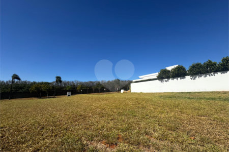 Terreno para venda no condomínio de alto padrão Damha Golf