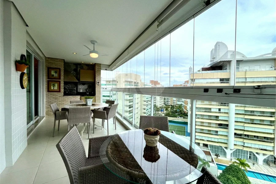 Apartamento à venda com 2 quartos, sendo 1 suíte,  em Riviera de São Lourenço, Bertioga, SP