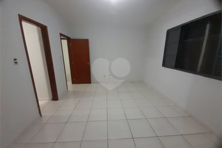 Casa de Alto Padrão à Venda e Locação no Parque Santa Mônica - São Carlos