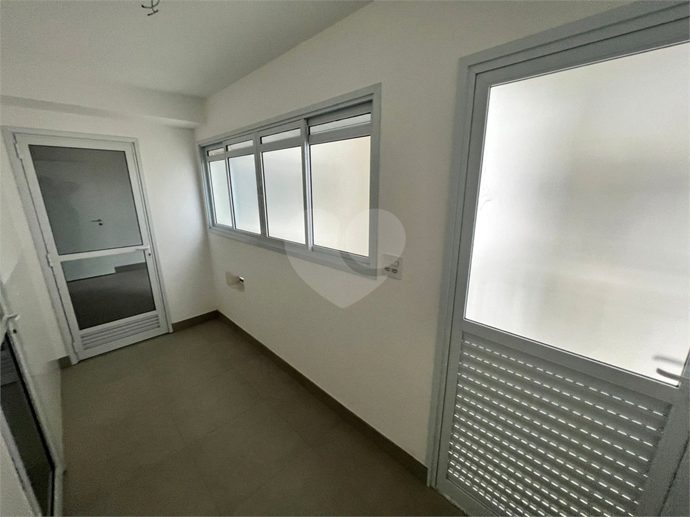 APARTAMENTO ALTO PADRÃO 3 SUÍTES 3 VAGAS VARANDA GOURMET ANÁLIA FRANCO.