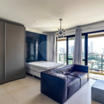 Itaim ! Studio ,muito bem localizado ! vaga de garagem !