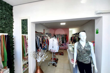 Casa residencial com ponto comercial a venda no Centro