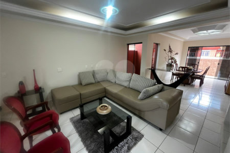 Casa à venda com 3 quartos, sendo 1 suíte, em Jardim Itália, Itapetininga, SP