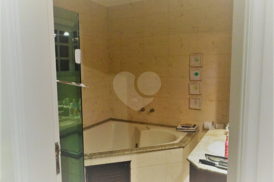 Casa à venda com 4 suítes em Jardim Floresta, São Paulo, SP