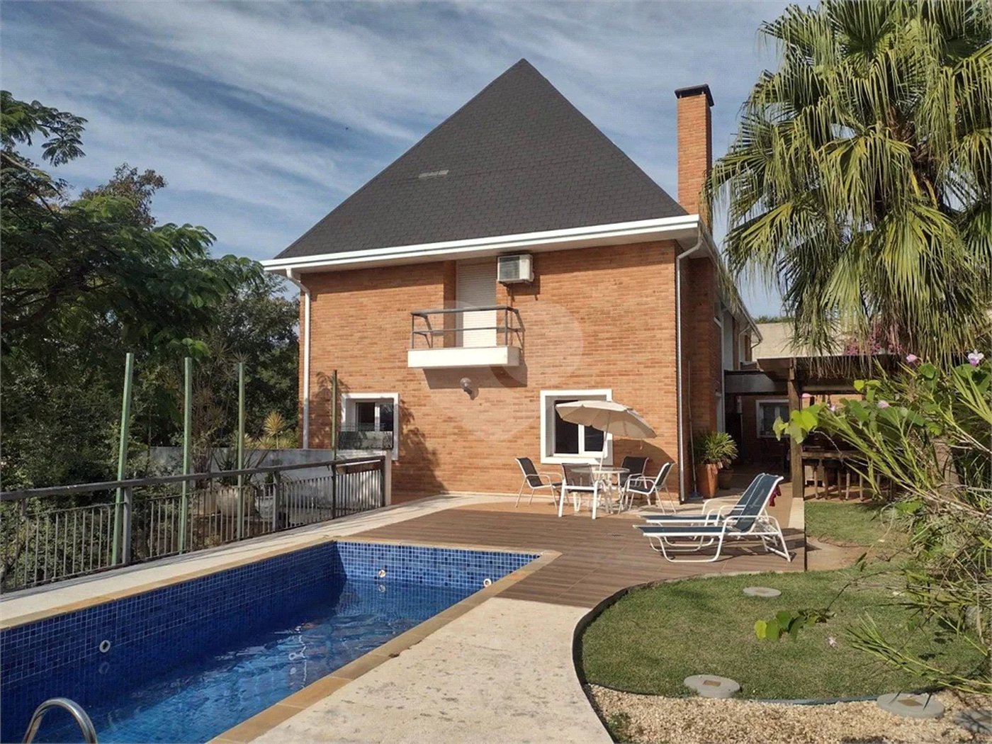Casa à venda com 5 quartos, sendo 4 suítes, no condomínio Malota, Jundiaí - SP