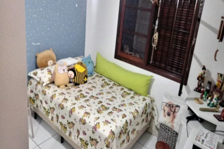 Casa à venda com 3 quartos, sendo 1 suíte, no condomínio Alcides Moreira, São Paulo - SP