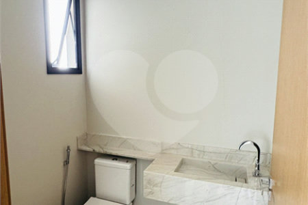 Casa à venda com 3 suítes no condomínio Santa Isabel I, Louveira - SP