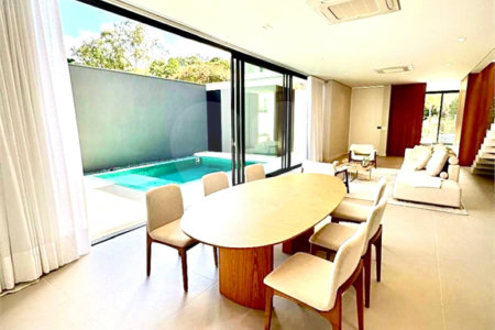 Casa à venda com 4 quartos, sendo 3 suítes, no condomínio Residencial Tivoli Park, Sorocaba - SP