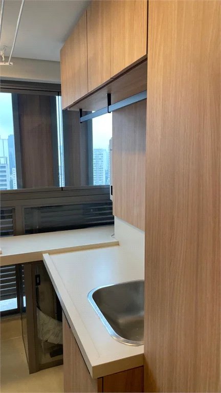 Apartamento à venda ou para alugar com 2 suítes em Pinheiros, São Paulo, SP