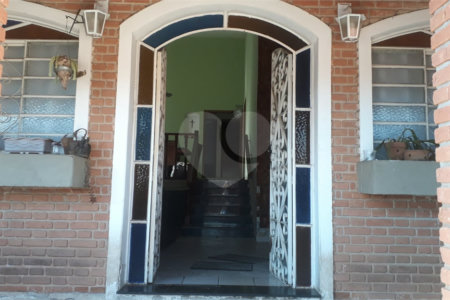 Sobrado à venda com 5 quartos, sendo 3 suítes, em Jardim dos Pinheiros, Atibaia, SP