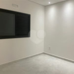 Casa à venda com 3 quartos, sendo 1 suíte, no condomínio Horto Florestal Villagio, Sorocaba - SP
