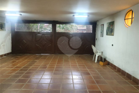 Casa à venda com 4 quartos, sendo 1 suíte, em Interlagos, São Paulo, SP
