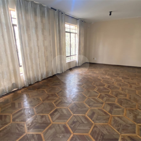 Sobrado à venda ou para alugar com 4 quartos, sendo 1 suíte,  em Parque Colonial, São Paulo, SP