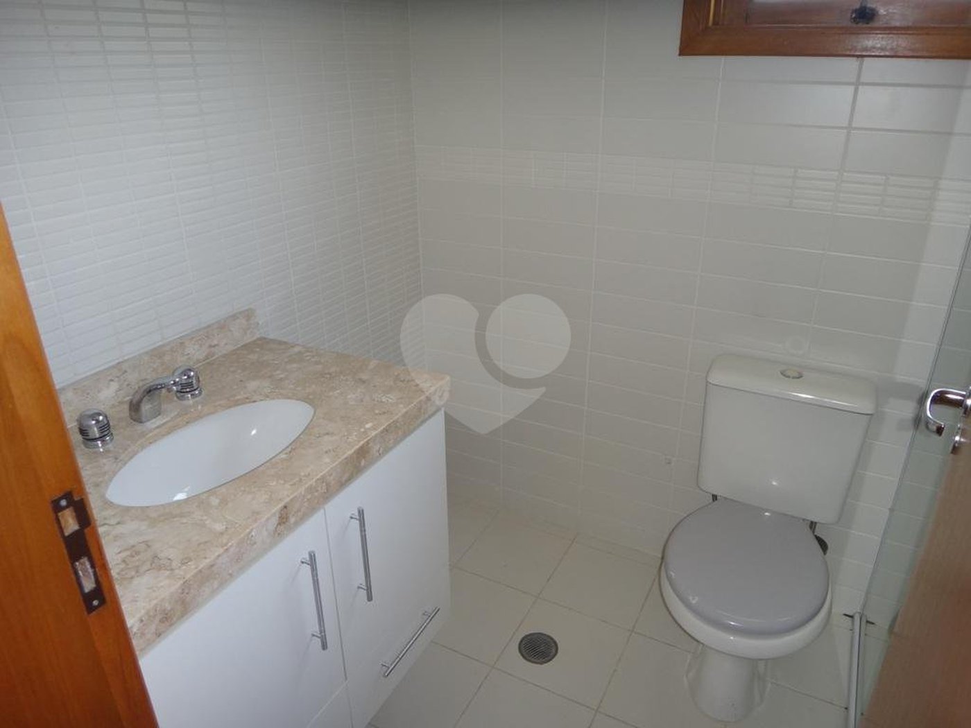Casa à venda ou para alugar com 4 quartos, sendo 2 suítes, no condomínio Vila Hípica, São Paulo - SP